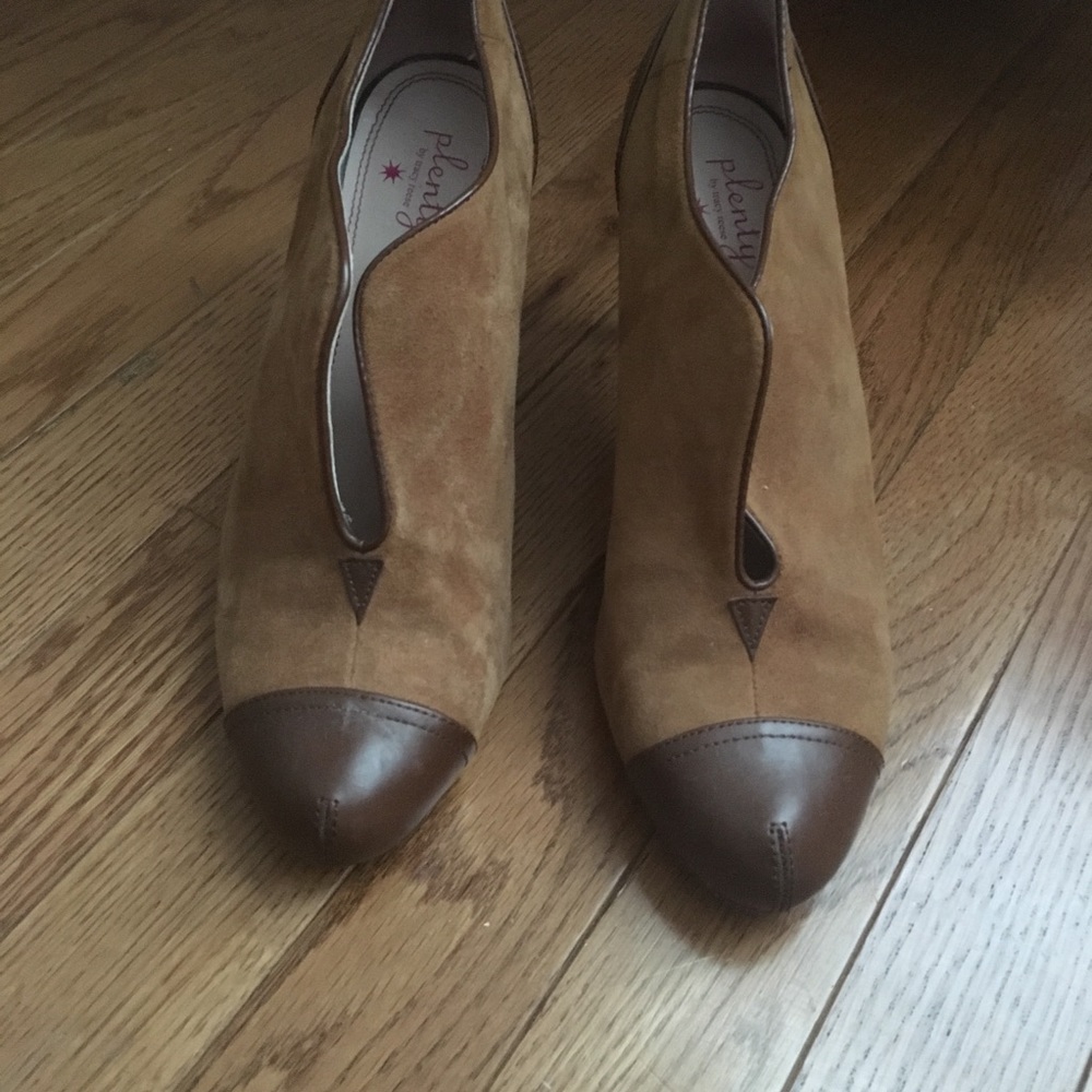 Tan suede brown leather toe heeled bootie